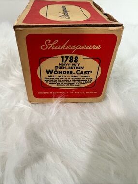 1788 Wonder-Cast Reel Box - Red & Tan